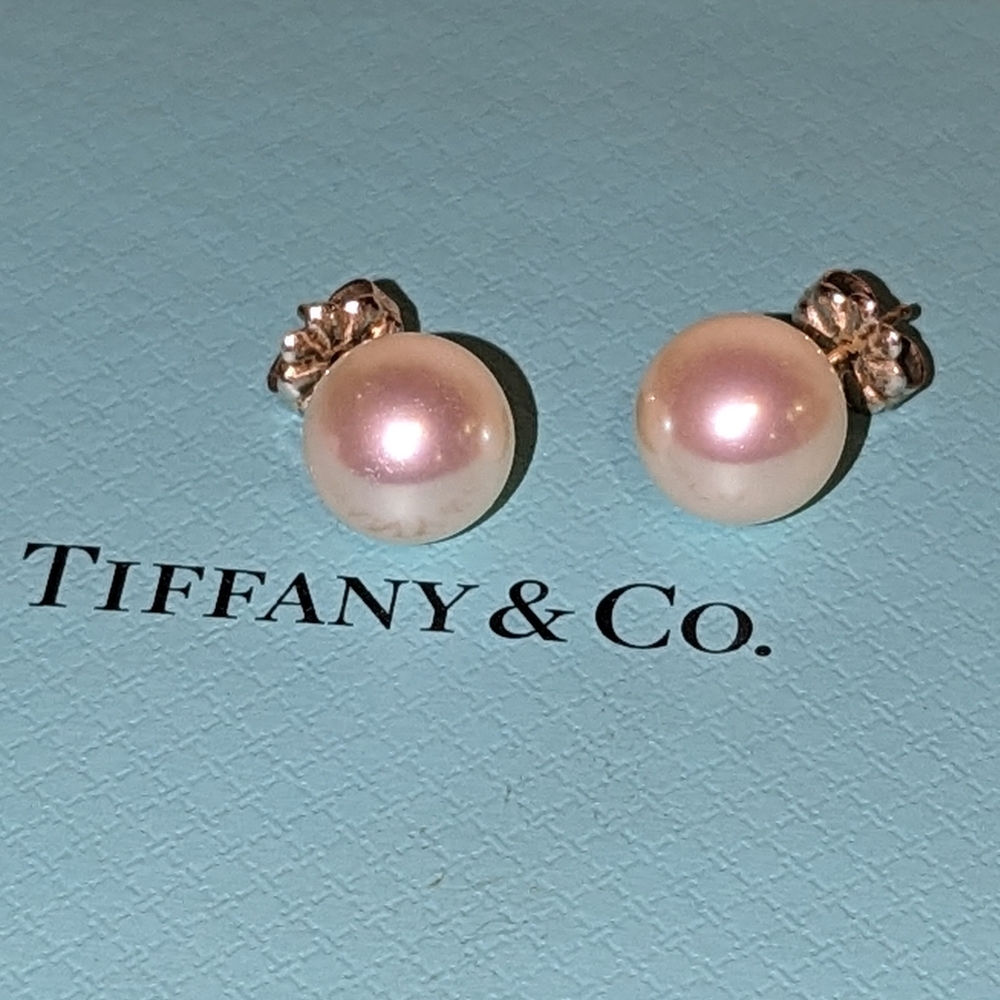 8mm Tiffany Akoya Pearl White Gold Studs